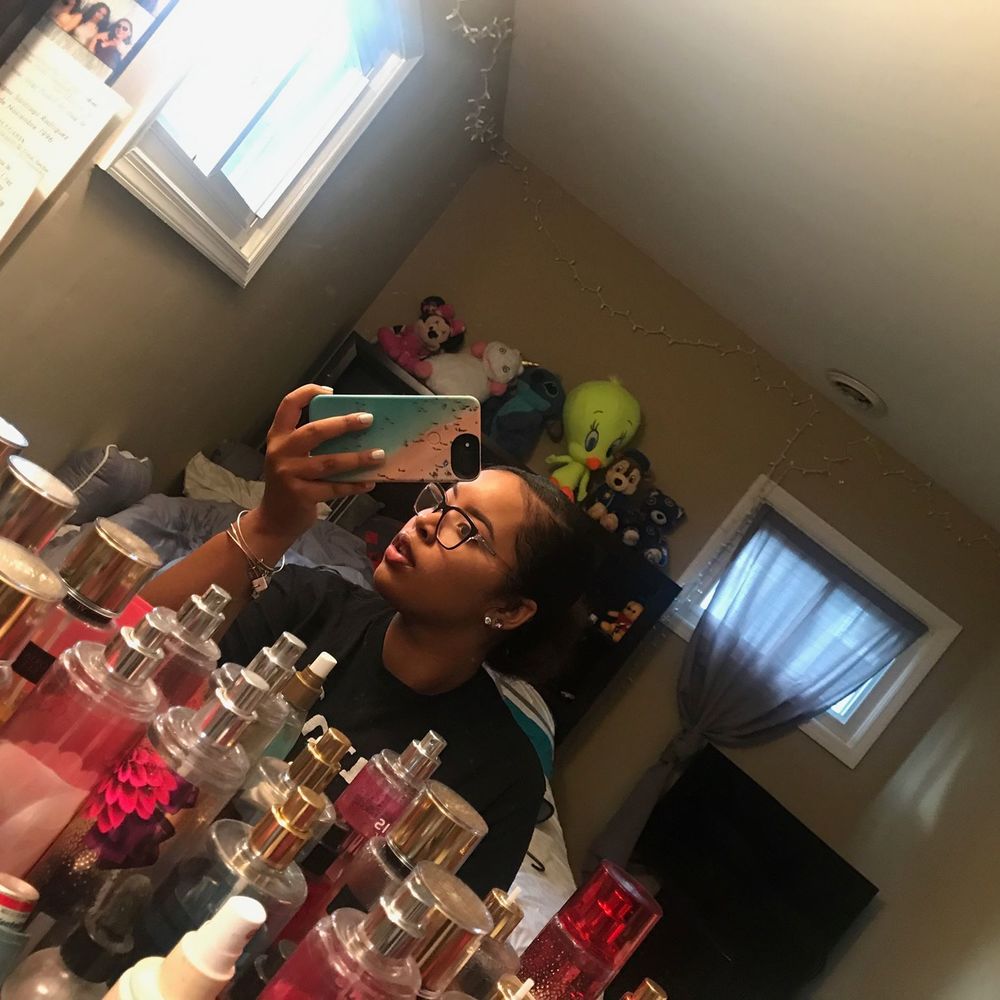 Meet your Posher, Mikayla